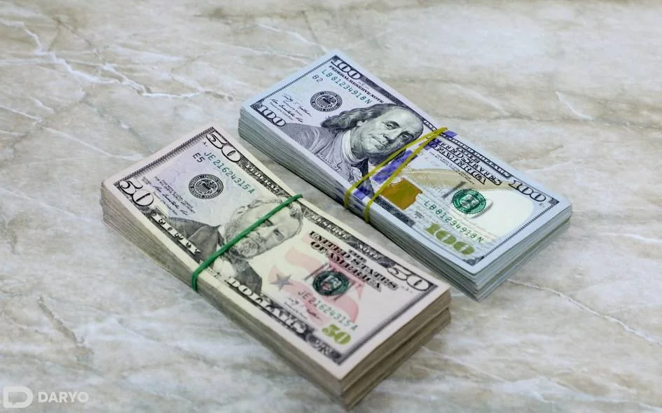 Dollar kursi yana 11 900 so'mdan tushdi