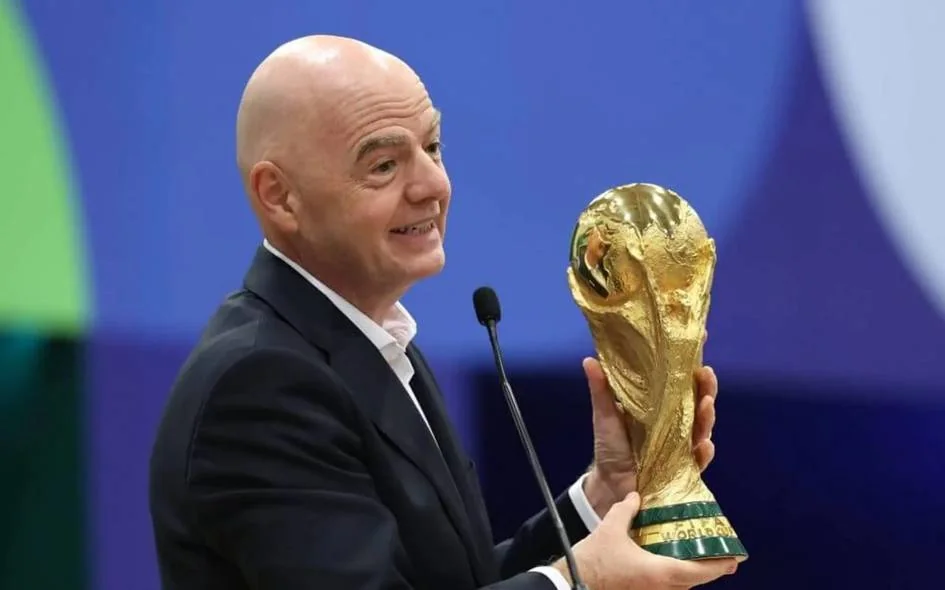 “FIFA o'zini o'zi yo'q qilish tugmasini bosdi” — APL rahbari Infantinoni tanqid qildi
