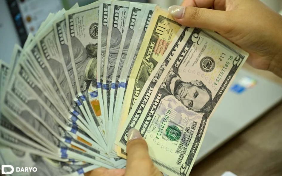 O'zbekistonda dollar rasmiy kursi tushdi